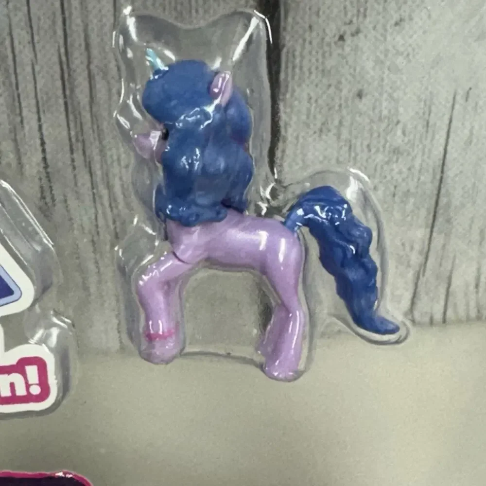World's Smallest My Little Pony IZZY MOONBOW Micro Figure Horse Leg Motion